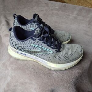 Brooks Levitate Running Shoes - Gray and Blue